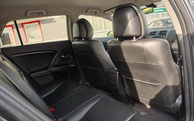 Toyota Avensis cena 28900 przebieg: 214000, rok produkcji 2009 z Sieradz małe 742